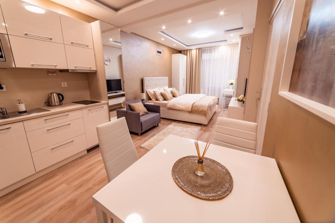 נובי סאד Ivi Place Apartments מראה חיצוני תמונה