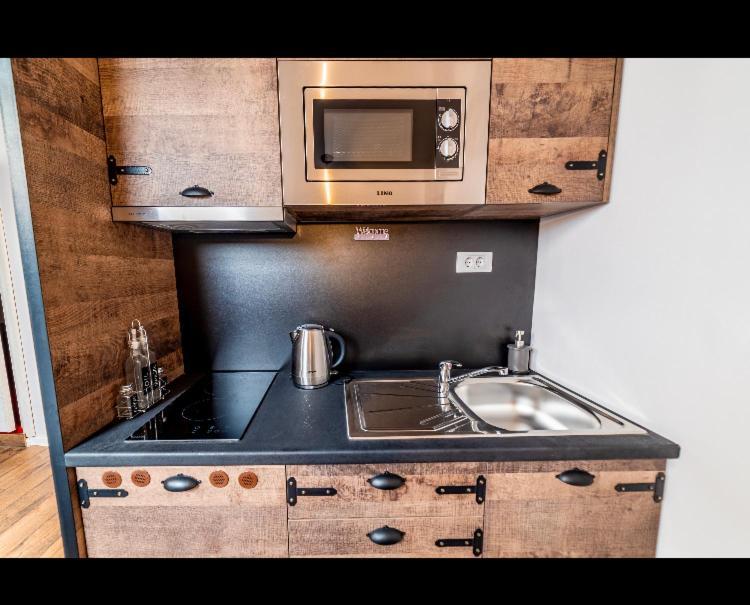 נובי סאד Ivi Place Apartments מראה חיצוני תמונה